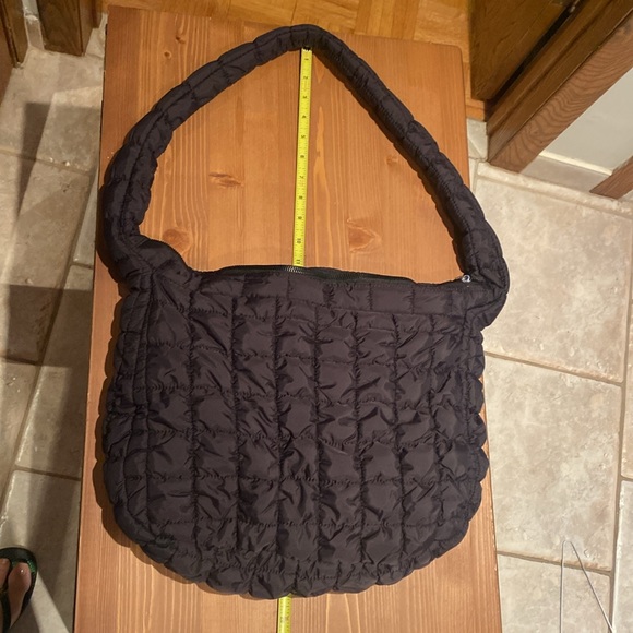 Black bag with strap and zipper - Picture 4 of 8
